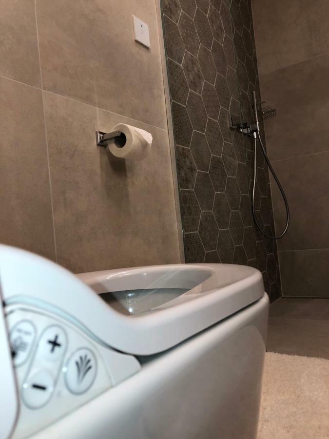 Ah Corner House Апартаменти *